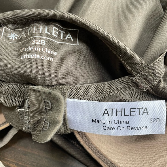 Women's Athleta Tank Top with Shelf Bra - Picture 8 of 9